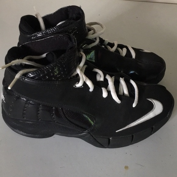 Nike Shoes - Black Nike Zoom Air Sneakers